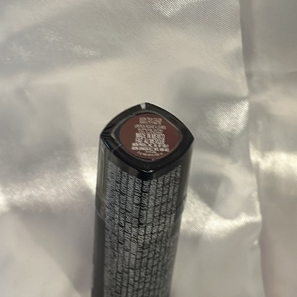 Avon True Color Matte Lipstick “Superb Wine” - Picture 2 of 3